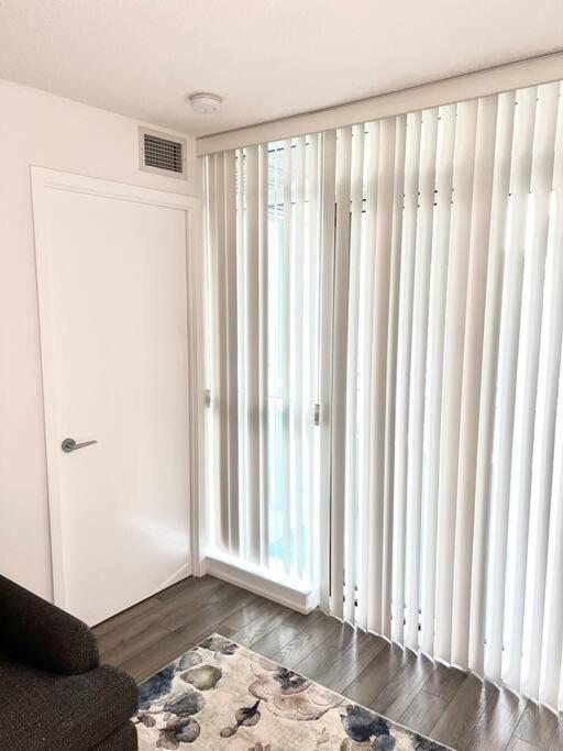 Luxurious Condo In The Center Of Downtown Toronto Esterno foto